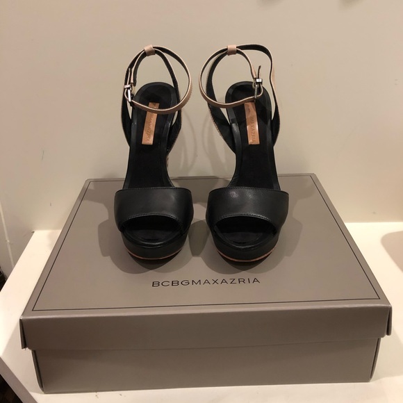 BCBG Max Azria Black Leather Chunky Heel Sz. 7 - Picture 2 of 6